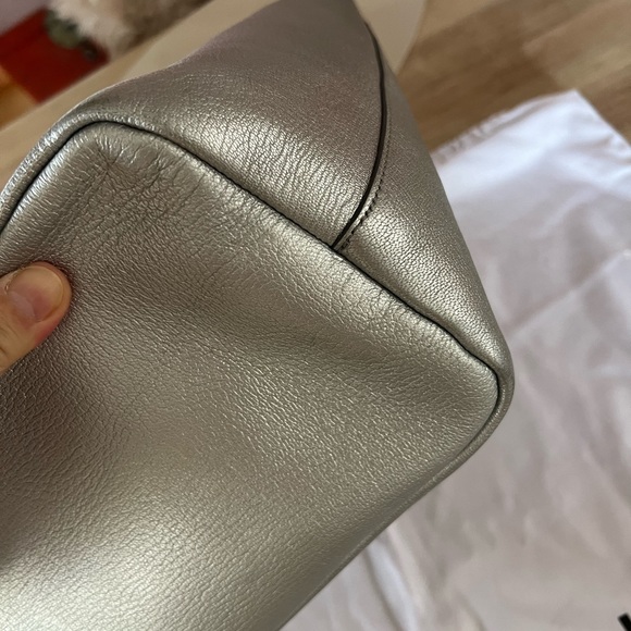SOLD ❌ Givenchy Metallic Silver Leather Antigona Shopper Tote bag - Picture 10 of 16